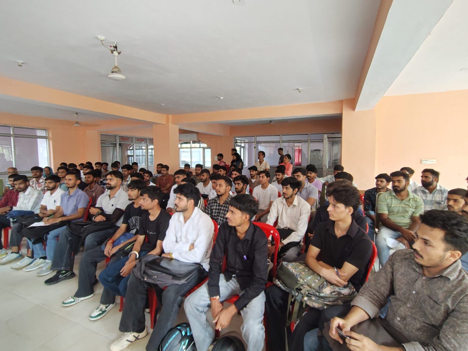 Jobs: नगरोटा बगवां में 51 युवाओं को मिला रोजगार