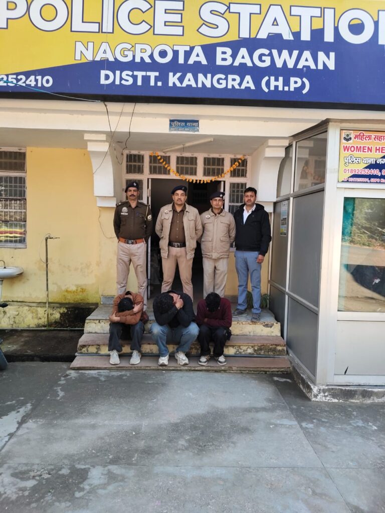 तीन युवक 7.11 ग्राम चिट्टे के साथ किए Arrest