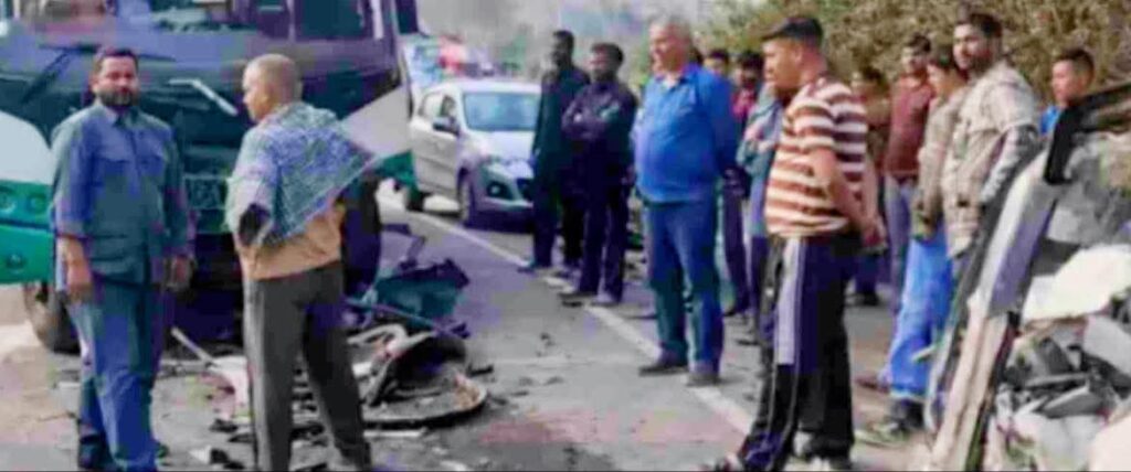 दर्दनाक सड़क हादसे में दो महिलाओं की Death