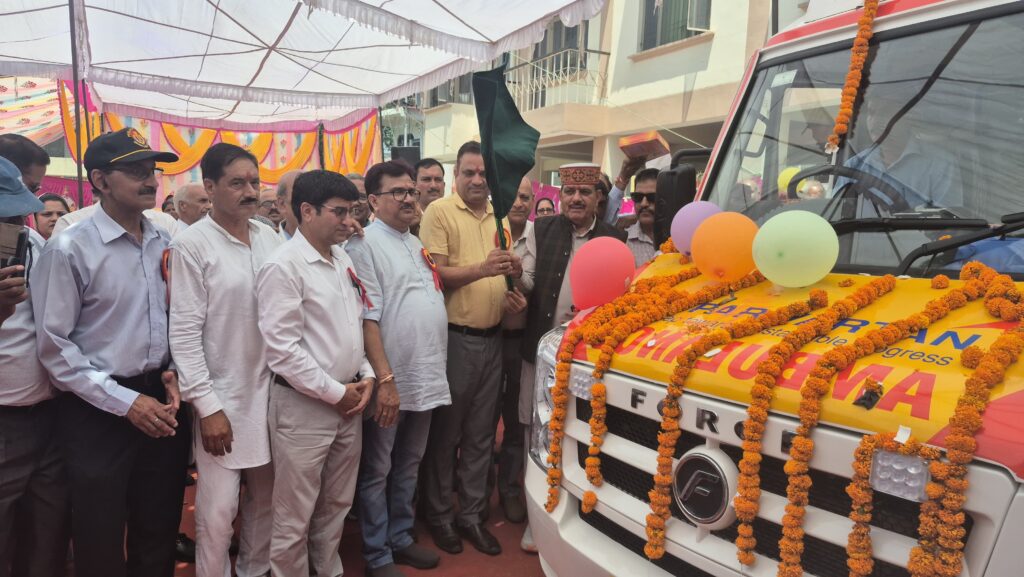 सुजानपुर अस्पताल को मिली आधुनिक Ambulance