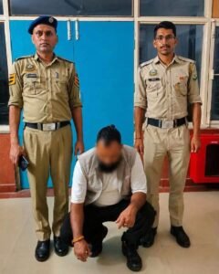 5 किलोग्राम पोस्त के साथ एक युवक (Youth) गिरफ्तार