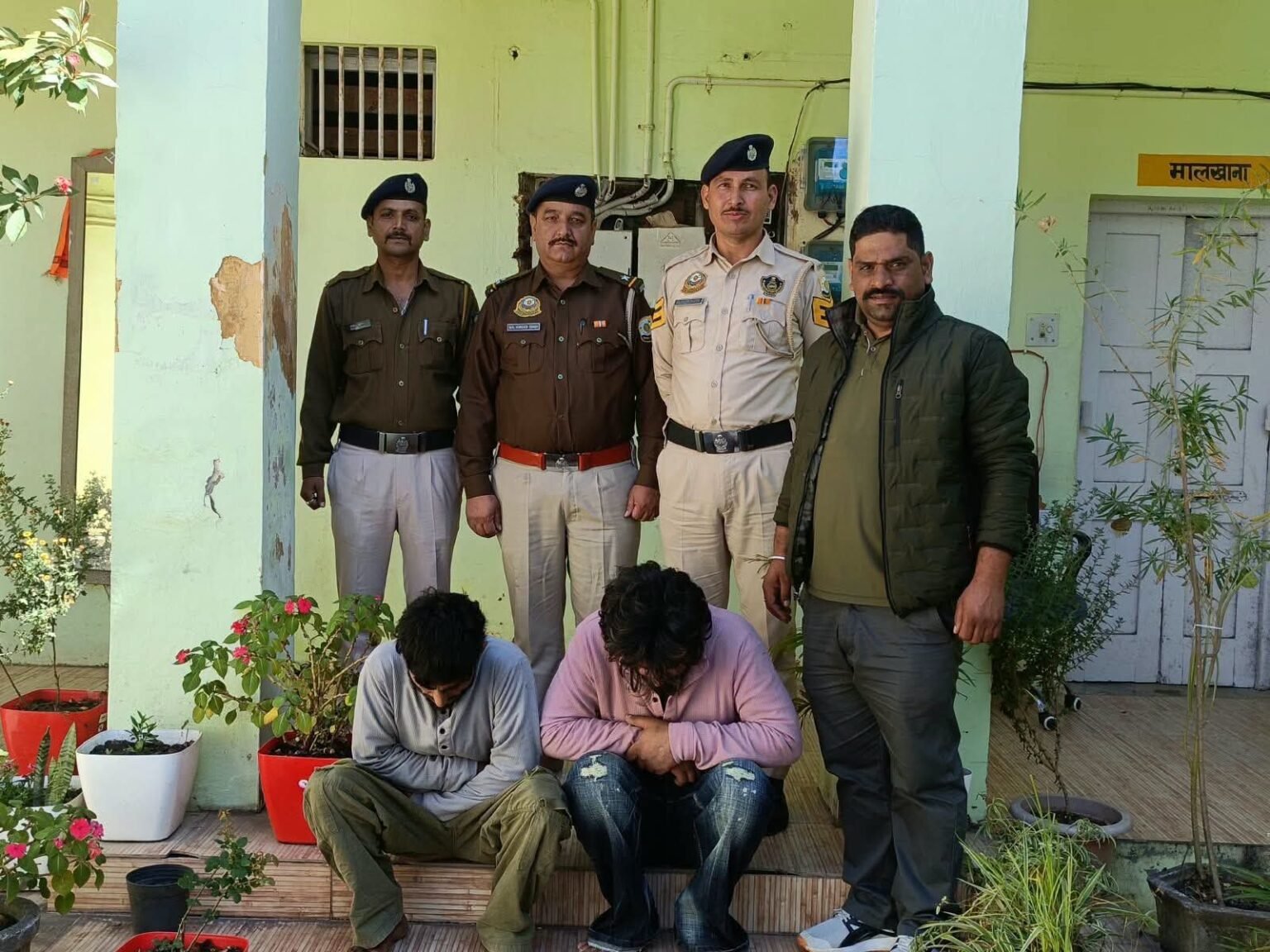 Police ने शामती में 54 ग्राम चिट्टे के साथ दो युवक किए गिरफ्तार